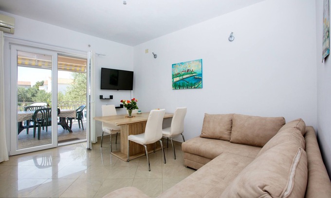 Zaboric Apartment | Two bedroom apartment with terrace Žaborić, Šibenik (A-469-a)