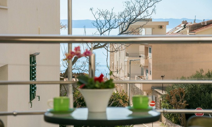 Tucepi Apartment | Two bedroom apartment with balcony Tučepi, Makarska (A-22384-d)
