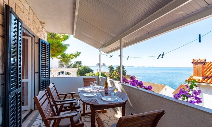 Zavalatica Apartment | Two bedroom apartment with terrace and sea view Zavalatica, Korčula (A-547-a)