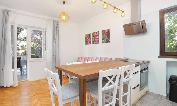 Stanici Apartment | Two bedroom apartment with terrace Balića Rat, Omiš (A-1065-a)