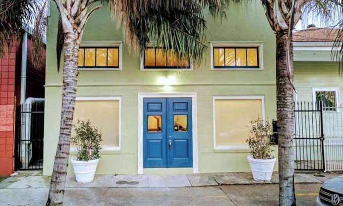 Faubourg Lafayette House | Two bedroom Comfort Near Everything!