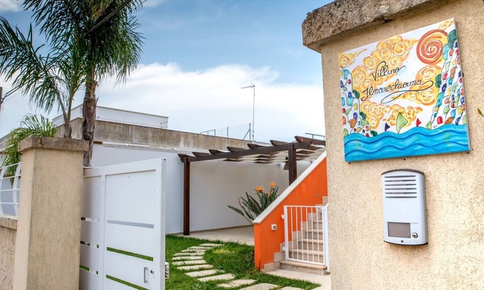 Boncore House | Two bedrooms holiday house with garden (TL33)