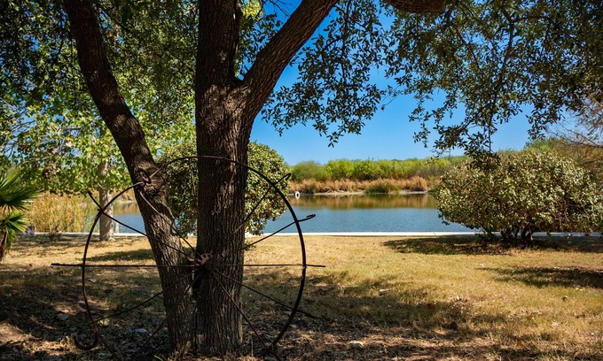 New Braunfels Cabin | Two Cozy Cabins Located on 65 Acres – A Peaceful Ranch Escape