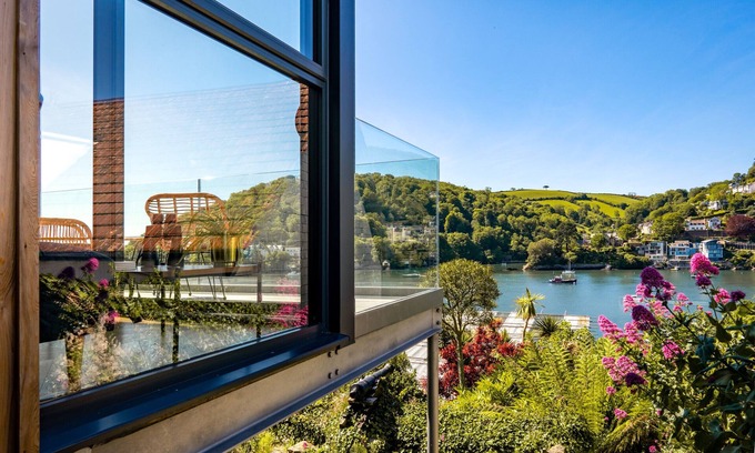 Dartmouth Ski Chalet | Two Guns - Stylish town house with stunning river views