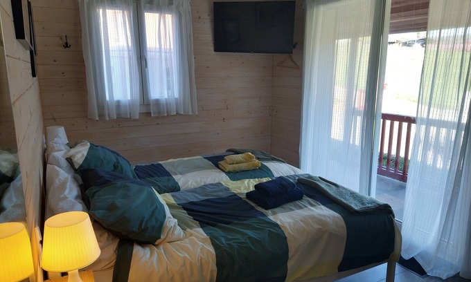 Bustince-Iriberry Apartment | Two pers Studio Adèle - view of the Pyrenees - 7km from Saint-Jean-Pied-de-Port.