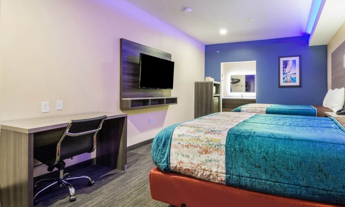 Houston House | Two Queen Bed, Scottish Inns, Guest Laundry, Near The Galleria, Free Parking