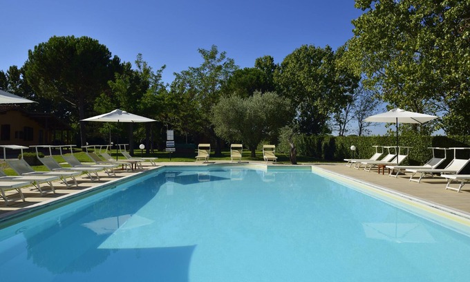 Grosseto House | Two-room apartment in residence with swimming pool and restaurant