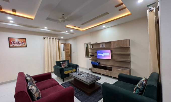 Islamabad Apartment | Two Room Appartment Aimpire Hoteln4 to 6 person