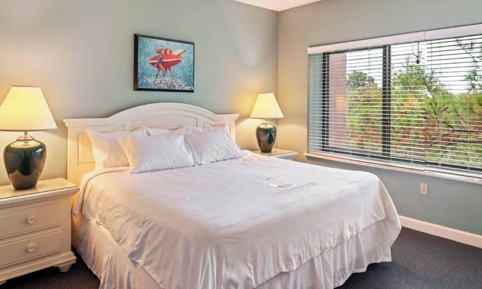 Hilton Head Resort | Two Rooms: 2BR Vacation Retreat w/ Resort-Style Amenities, Dining and Activities