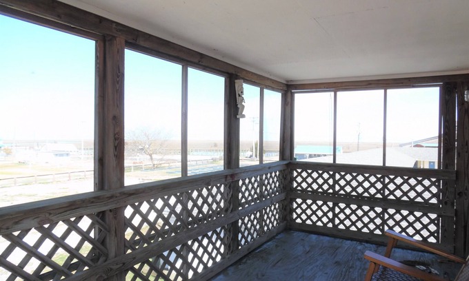 Wachapreague Apartment | Two separate Apartments