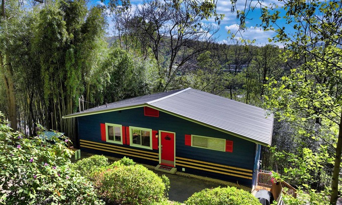 Asheville Ski Chalet | Two Separate Downtown Asheville Chalets - Zurich Mountain Chalets #9A & #9B