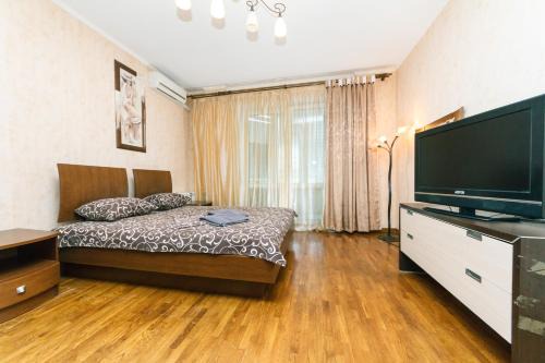 Dniprovs'kyi District Apartment | Two-storey apartment near IEC
