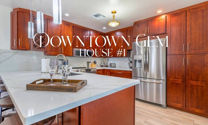 Mitchell Park East House | Two Tempe Homes w/Yards Near ASU & Mill Ave