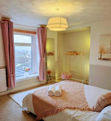 Caerphilly House | Ty Hiraeth