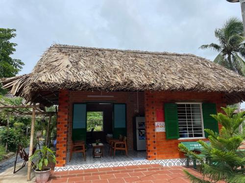 Ben Cau Ski Chalet | Ty Phu Miet Vuon Homestay - Entire Bungalow