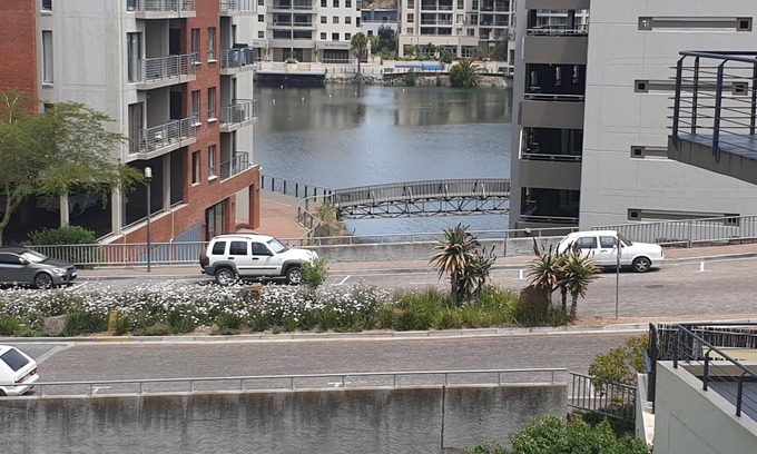 Eikenbosch Apartment | Tyger Waterfront luxurious and Central