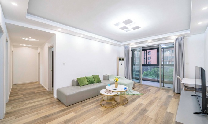 Changning Bed & Breakfast | Tyms 4BR 2BA APT Riverside