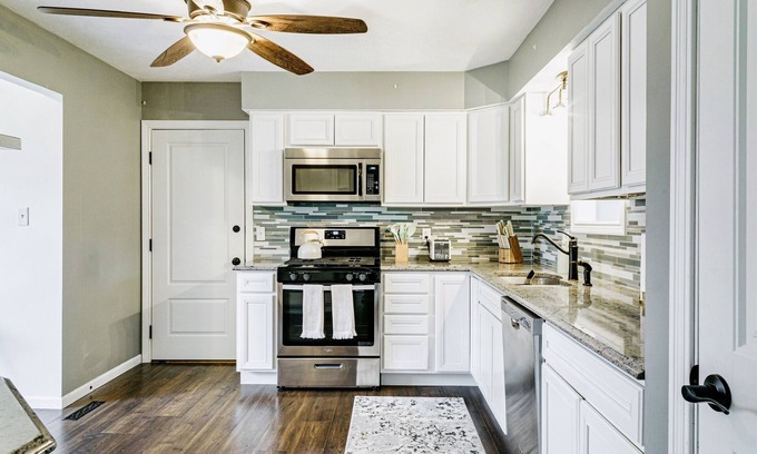 Saint Marys  Saint Joseph County House | U of ND Oasis: Cozy Minimalist 4bd with Deck