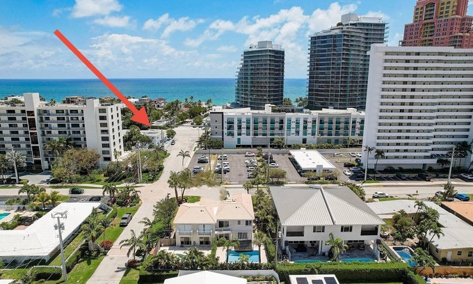 Dolphin Isles Apartment | U1-Beachfront-Paradise-Downtown