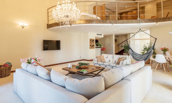 Cape Town City Centre Apartment | Uber Luxurious NYC-Style Penthouse, Two Minutes Walk from Long Street