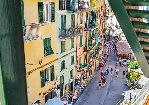Riomaggiore Apartment | Ubetty village center two-bedrooms apartment 5terreparco