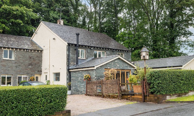 Watermillock Cottage | ULLSWATER VIEW APARTMENT, with a garden in Ullswater