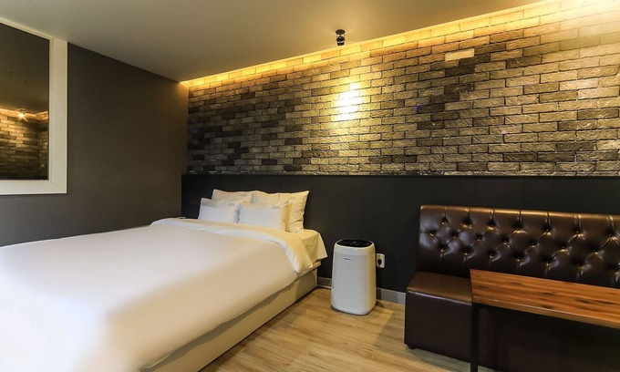 Nam-Gu Hotel | Ulsan Sinjeong-dong Marilyn