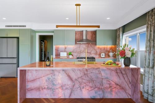 McMahons Point Apartment | Ultra Lux Barbie Dream Escape CBD Harbourside View