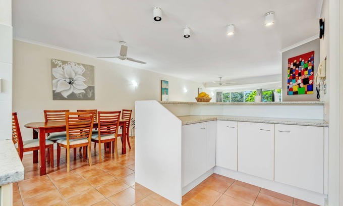 Wongaling Beach Apartment | Ulysses 10 ~ Ocean & Dunk Island Views