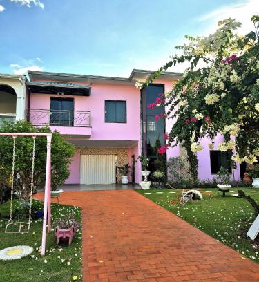 Porto Velho House | Um quarto na Casa Rosa