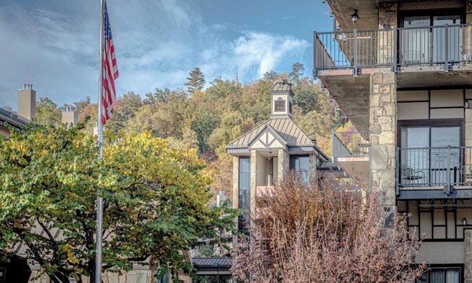 Gatlinburg Condo | Unbeatable NYE Spot – Walk to Fireworks in Gatlinburg + Garage Parking