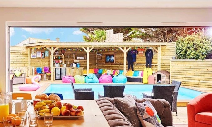 Newquay House | Unbelievable 10 bedroom pool property a stone's throw from Fistral Beach