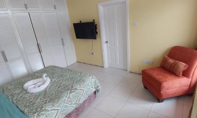Castries Apartment | Union Hilltop Paradise Villas - Relaxing 2-Bedroom Villa for Family & Friends 1