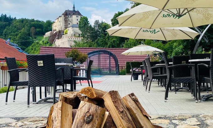Cesky Sternberk Hotel | UniqHotel Česky Šternberk