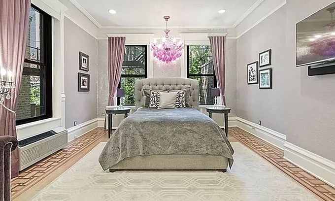 Gold Coast Apartment | Unique & Historic Apartment w/ Gym & Laundry In-Building | Steps from Mag Mile