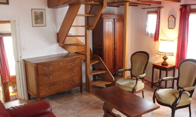 Loches Cottage | Unique house in Loches, pets allowed, Internet in city