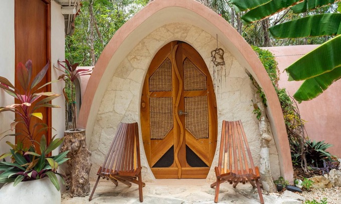 Soliman Bay House | Unique Jungle Dome Ik