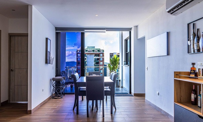 San Salvador Apartment | Unique Stay Escalon amplio apto con terraza -100mb