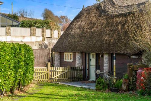 South Milton House | Unique Thatched Retreat near Salcombe and Beaches