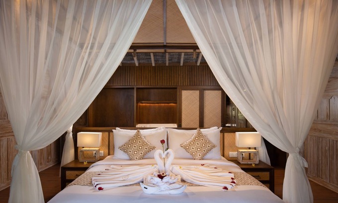 Saba Bed & Breakfast | Unique Wooden Villa at Saba Beach