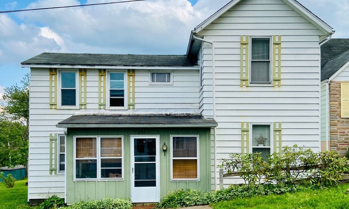 Canaan Valley House | Unit 2 of Cozy Duplex steps from Main St