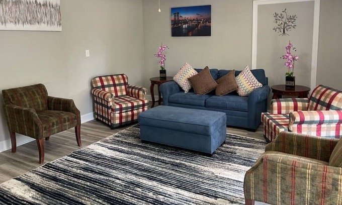 High Point House | Unit B · Relaxing Home near HPU and Market