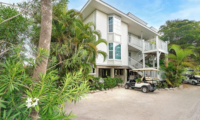 Palm Island Villa | Unobstructed View of the Gulf with Beachside steps and resort access A3311A