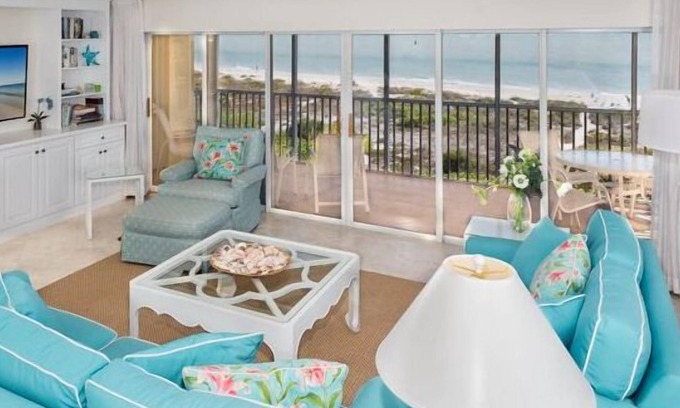 Sanibel Condo | Unparalleled Direct Gulf Views from this Elegant, Spacious, Top floor unit