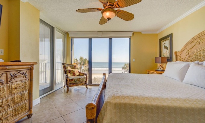 Crescent Beach Condo | Unsurpassed oceanfront beauty.