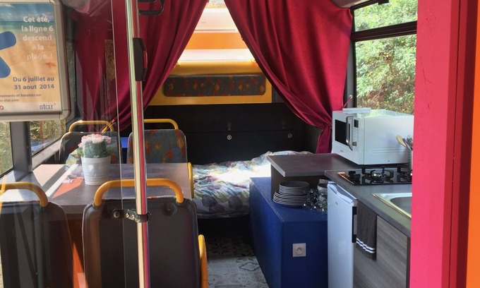 Roanne House | Unusual 4-person accommodation with swimming pool