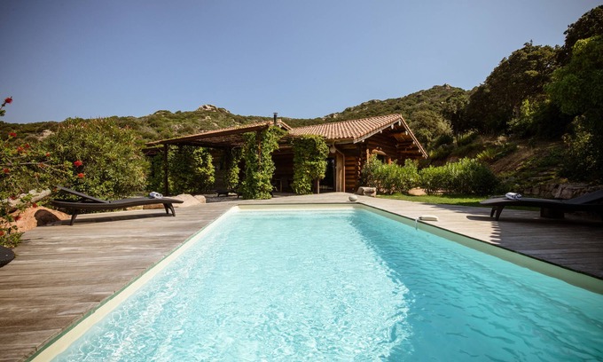 Figari House | UNUSUAL AND UNIQUE HOUSE IN THE FAR SOUTH