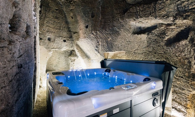 Doue-la-Fontaine Apartment | Unusual Getaway in a Troglodyte Home