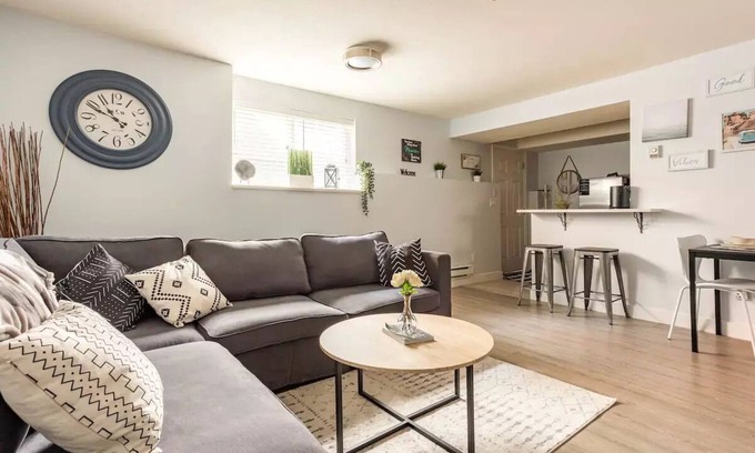 Maple Ridge House | Up on the Hill