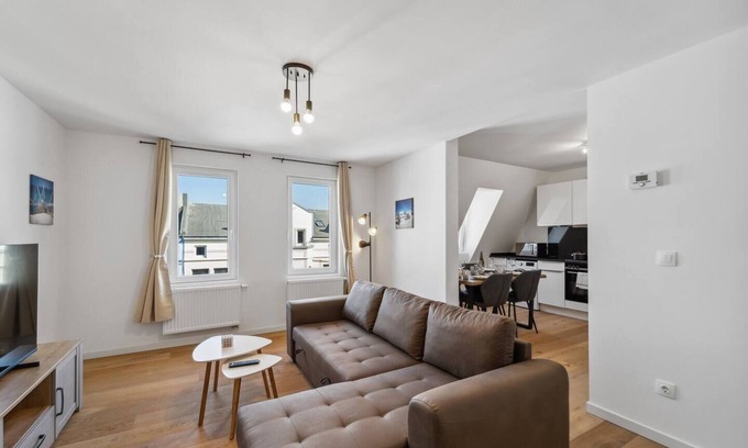 Bant Apartment | Up to 4 people elevator close to the center